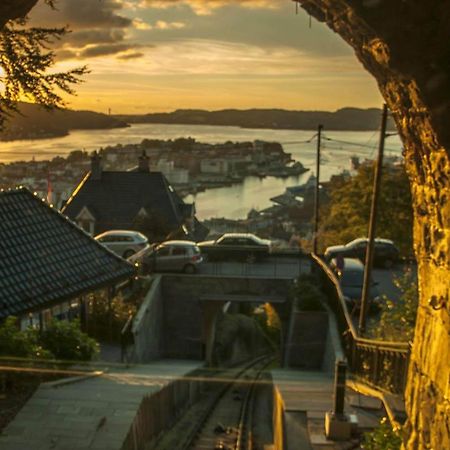 Dinbnb Apartments I 350M To Bryggen I Renovated 2023 I Quiet Top Apart Bergen Bagian luar foto
